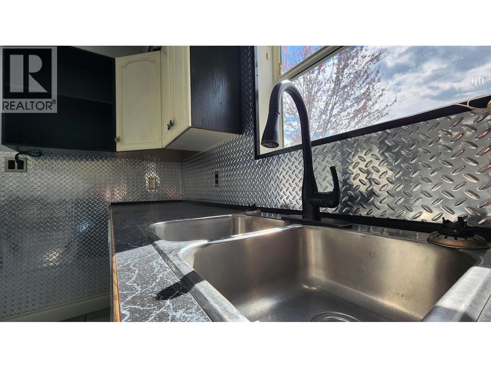 501 5TH Avenue - 23