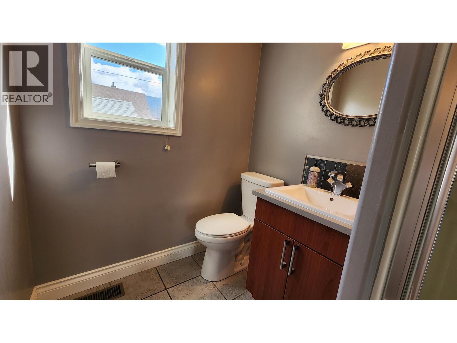 501 5TH Avenue - 32
