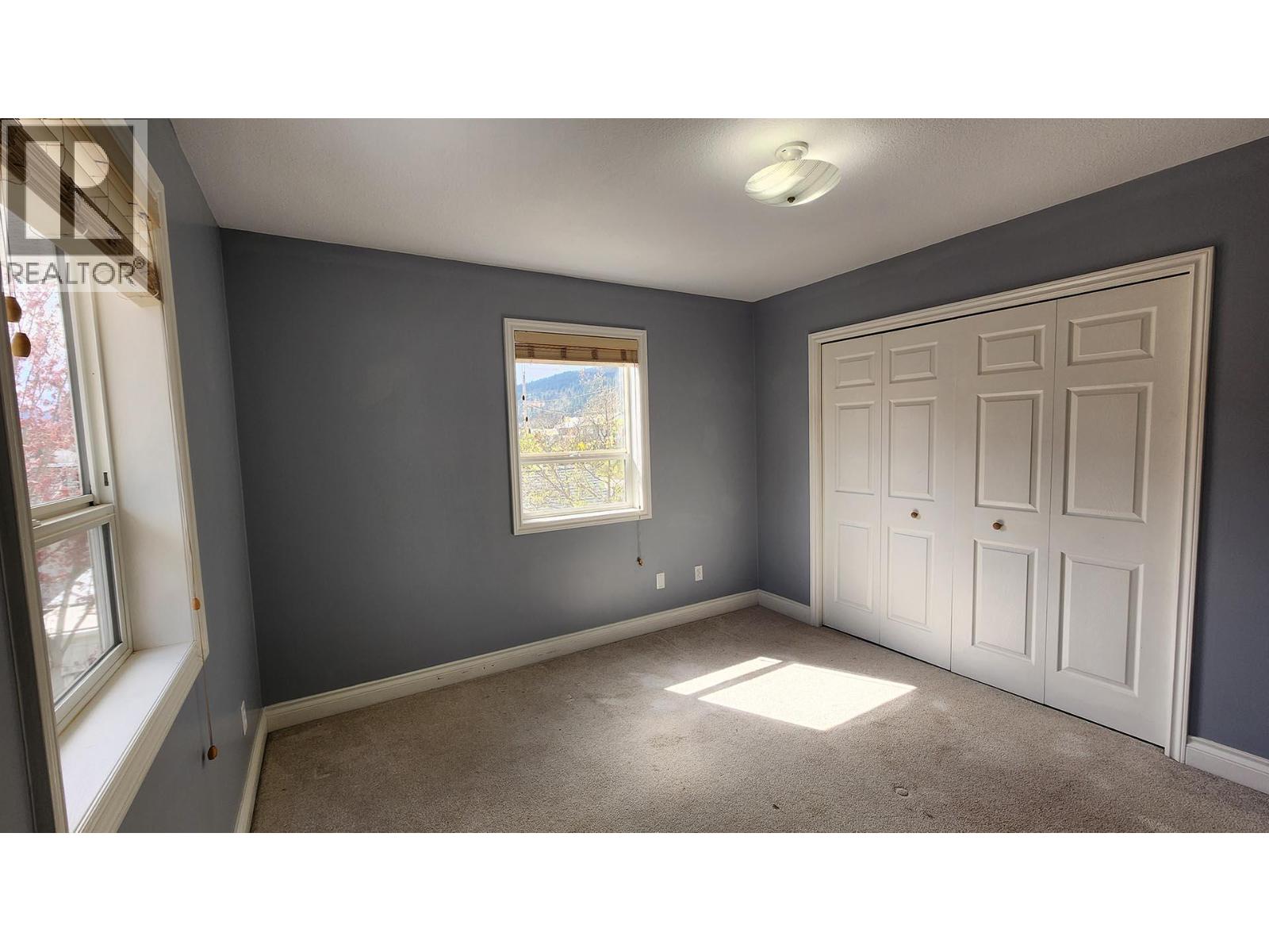 501 5TH Avenue - 44