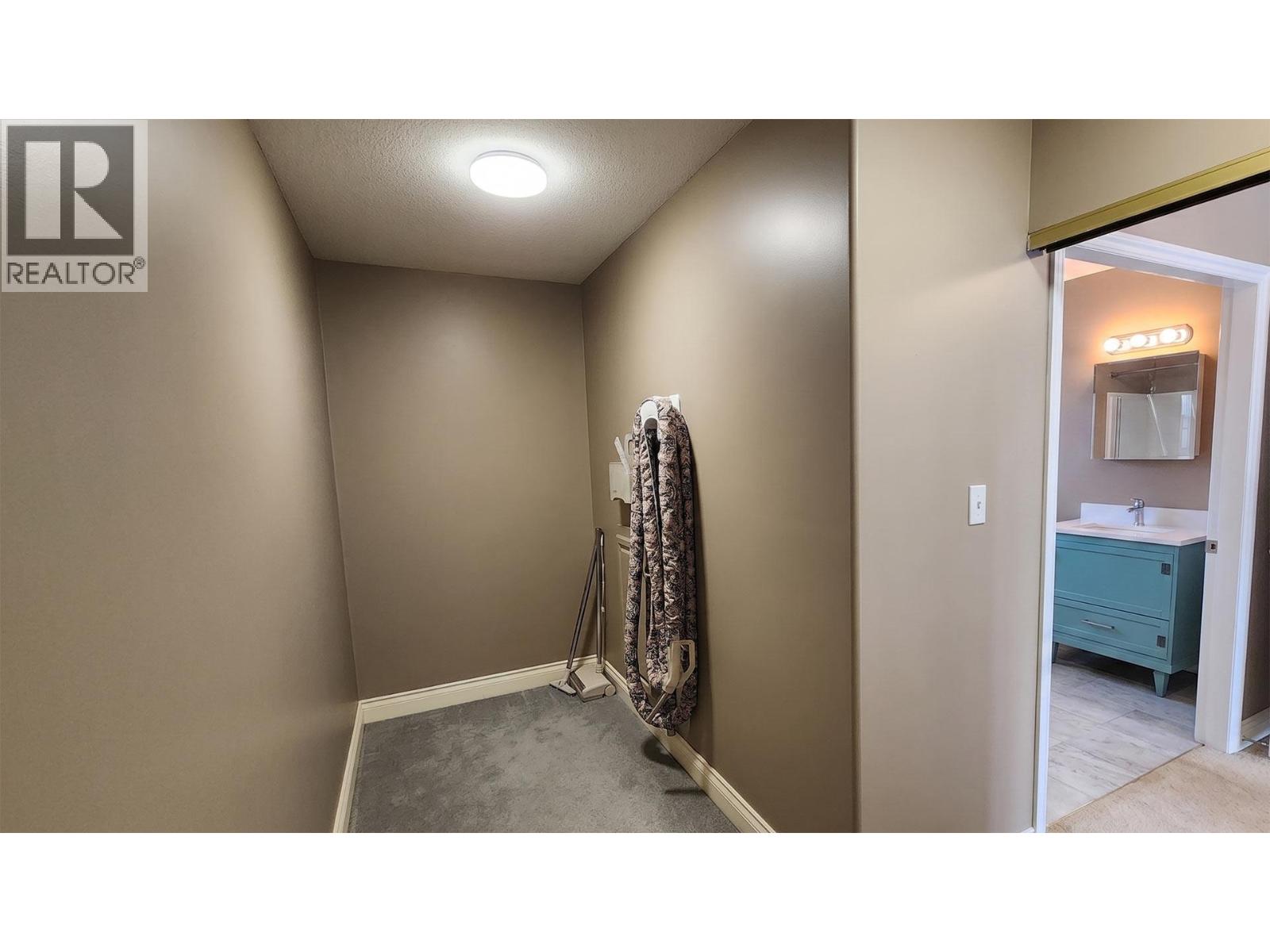 501 5TH Avenue - 38