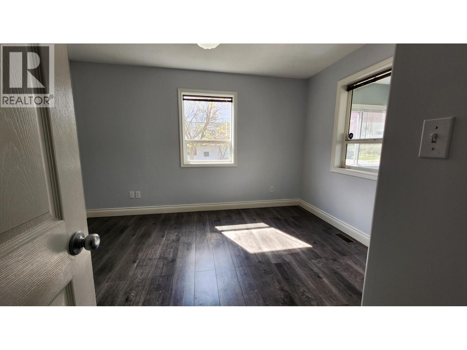 501 5TH Avenue - 24