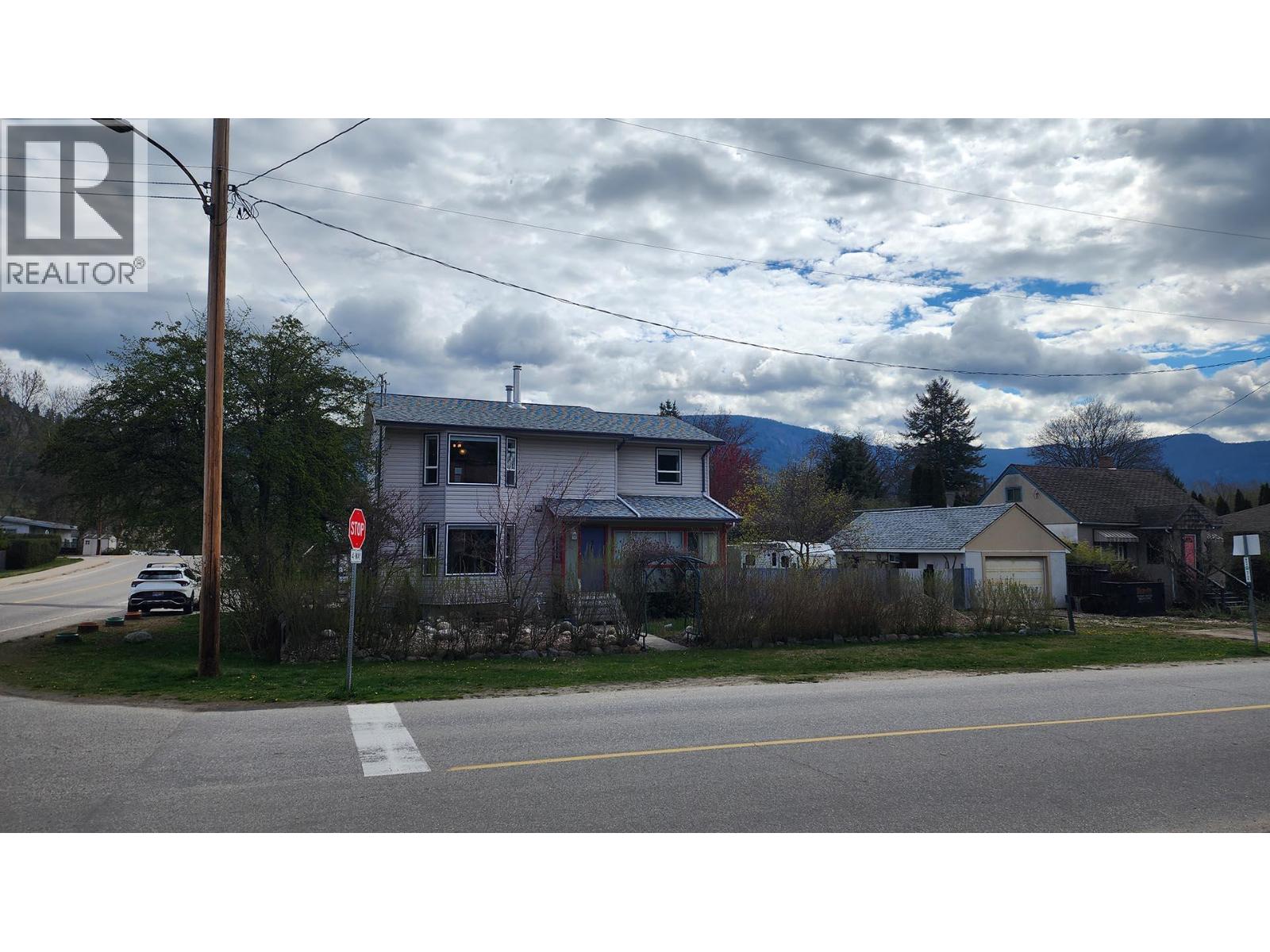 501 5TH Avenue - 4
