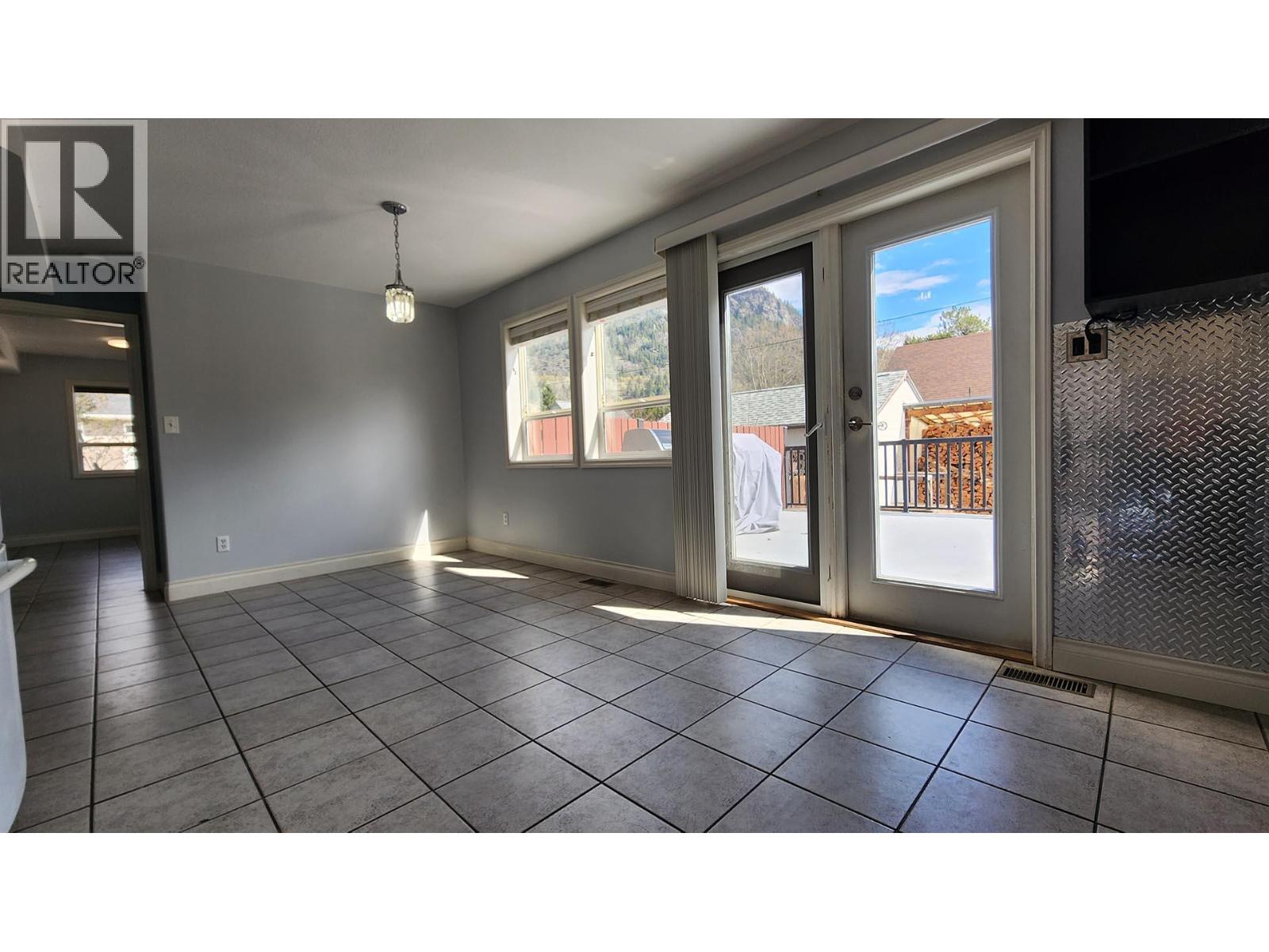 501 5TH Avenue - 20