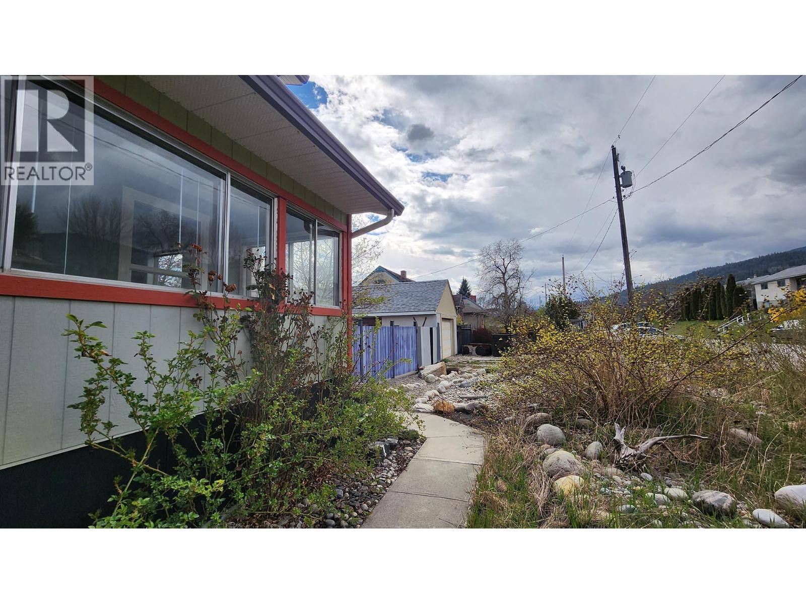 501 5TH Avenue - 64
