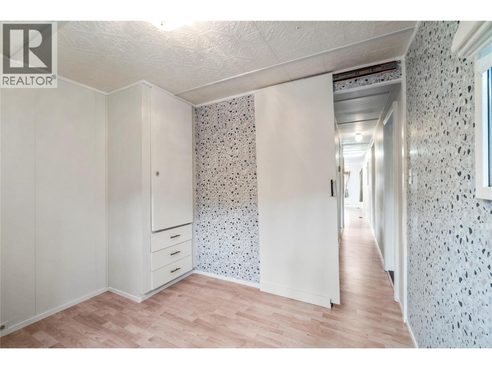 #10 6670 TRANS CANADA HIGHWAY NE - 13