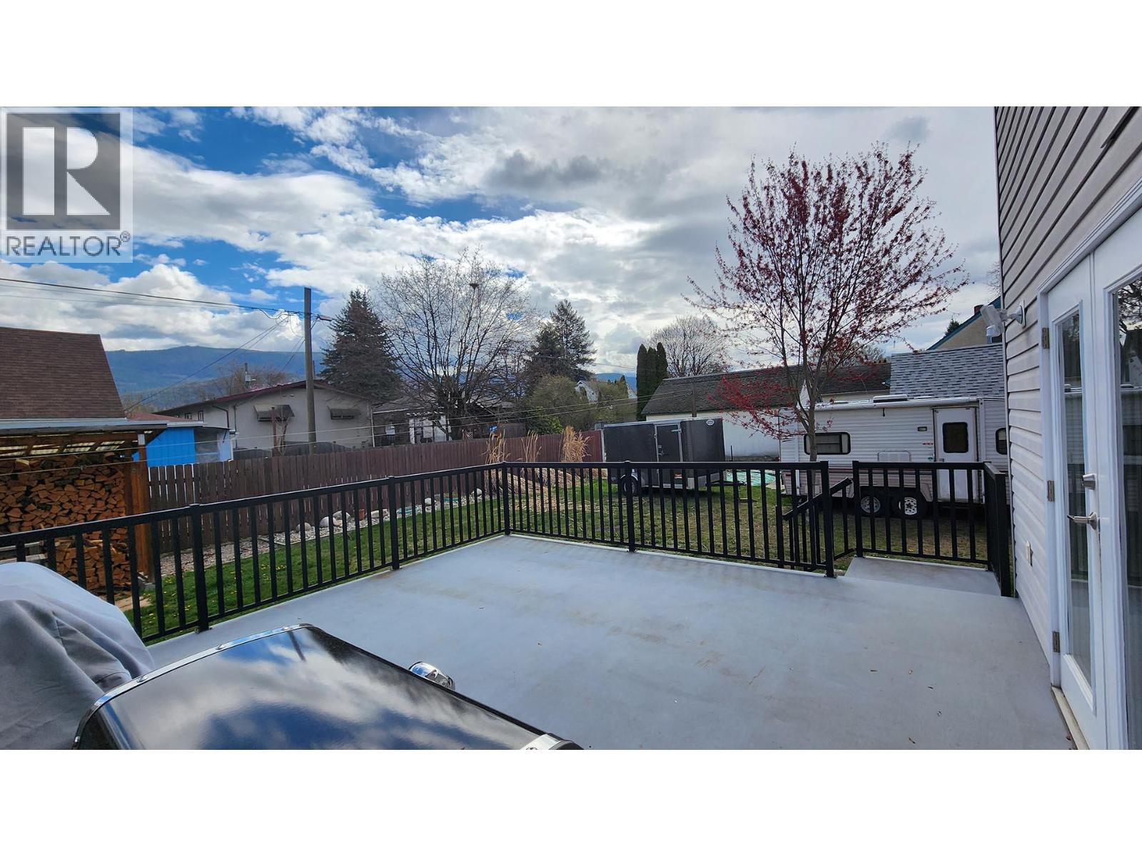 501 5TH Avenue - 82