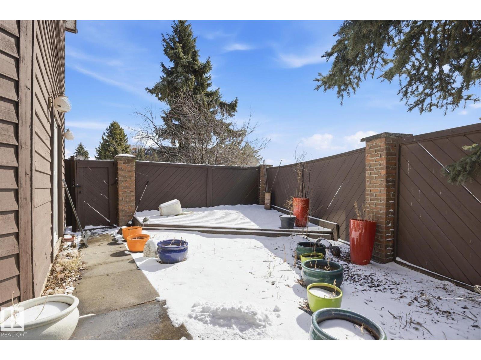11026 110 AV NW - 30