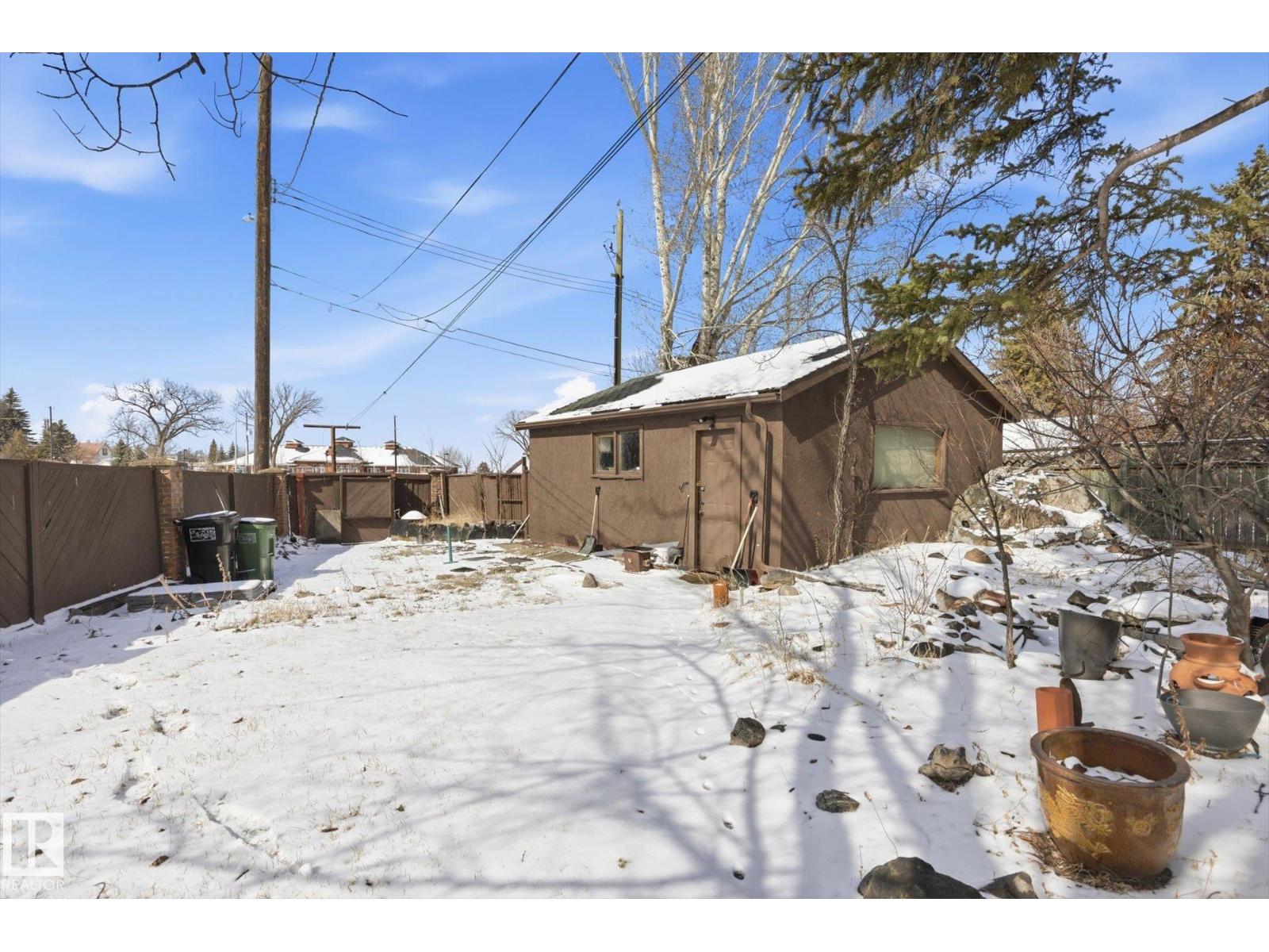 11026 110 AV NW - 33