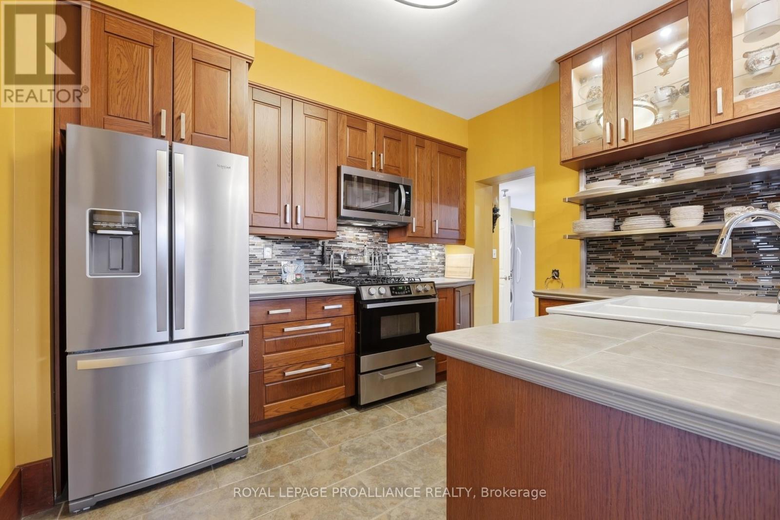 30 CATHARINE STREET — photo 10
