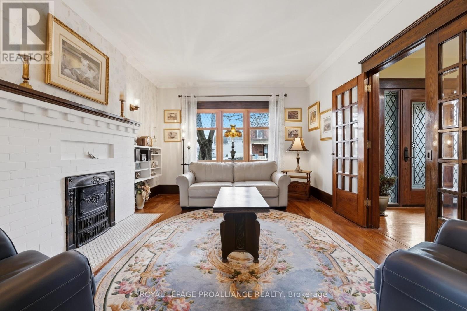 30 CATHARINE STREET — photo 9