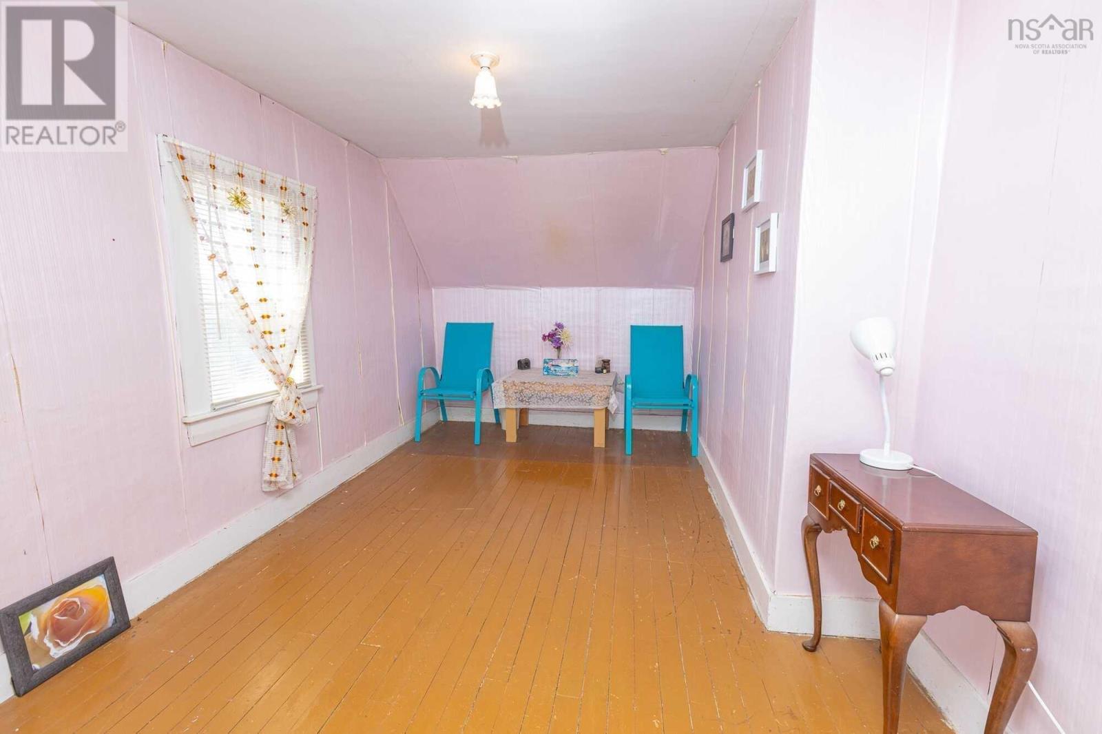 Property 16 of 21 of 2164 NS-340