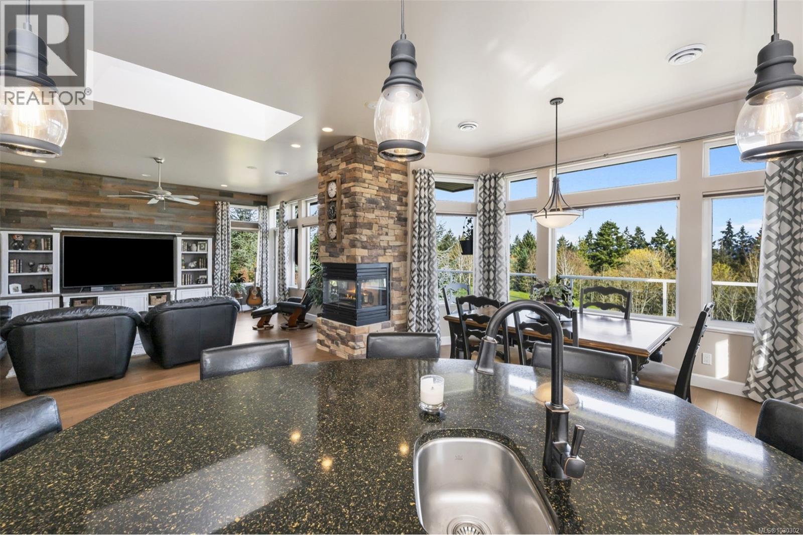 721 Country Club Dr - 26