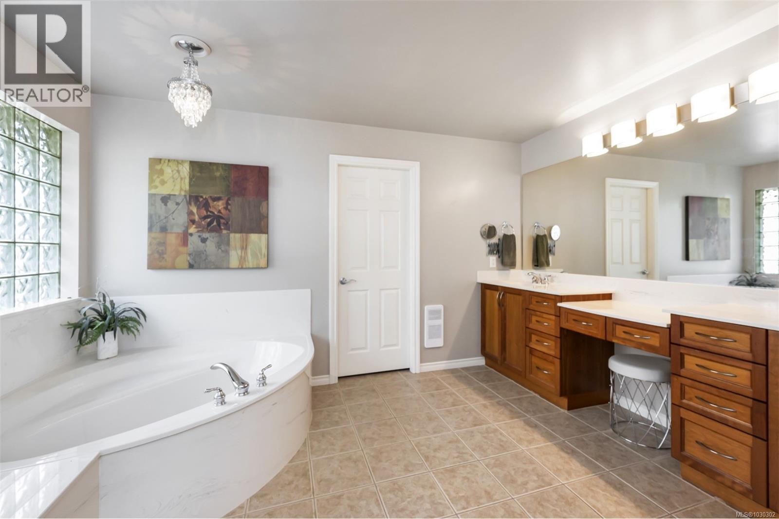 721 Country Club Dr - 32