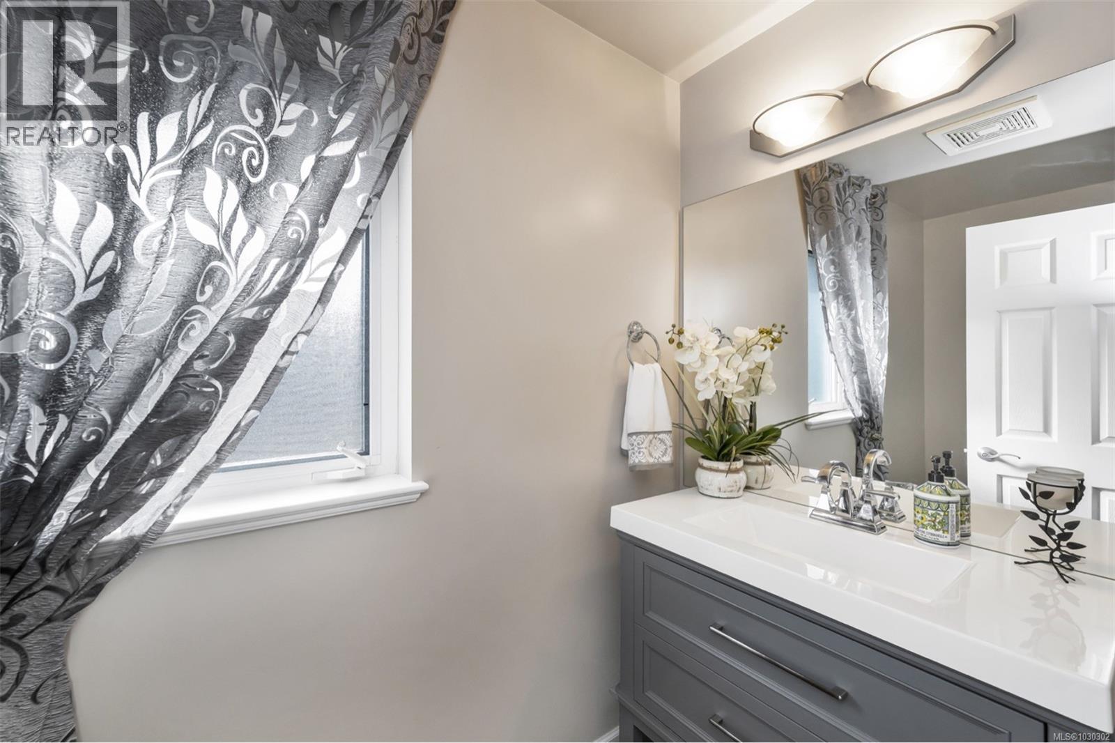 721 Country Club Dr - 35
