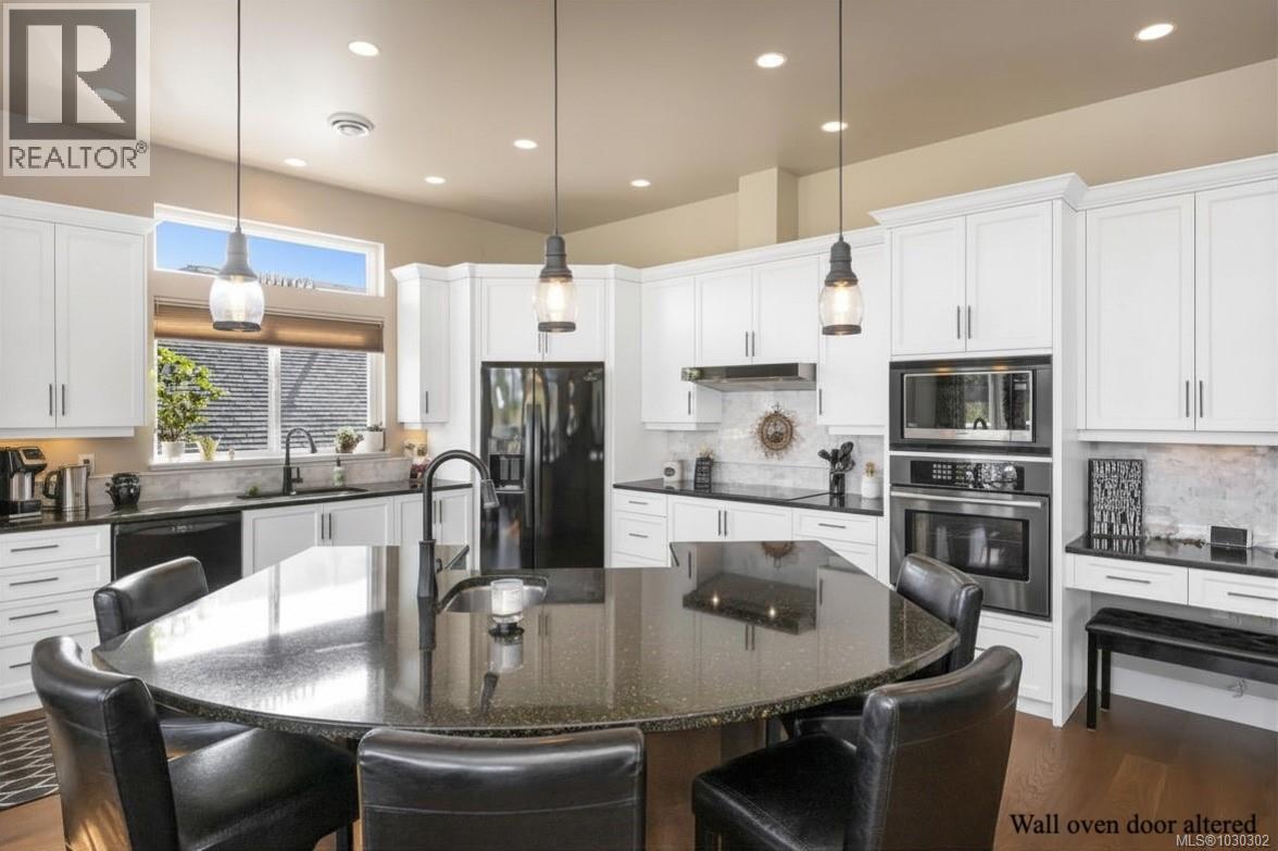 721 Country Club Dr - 5