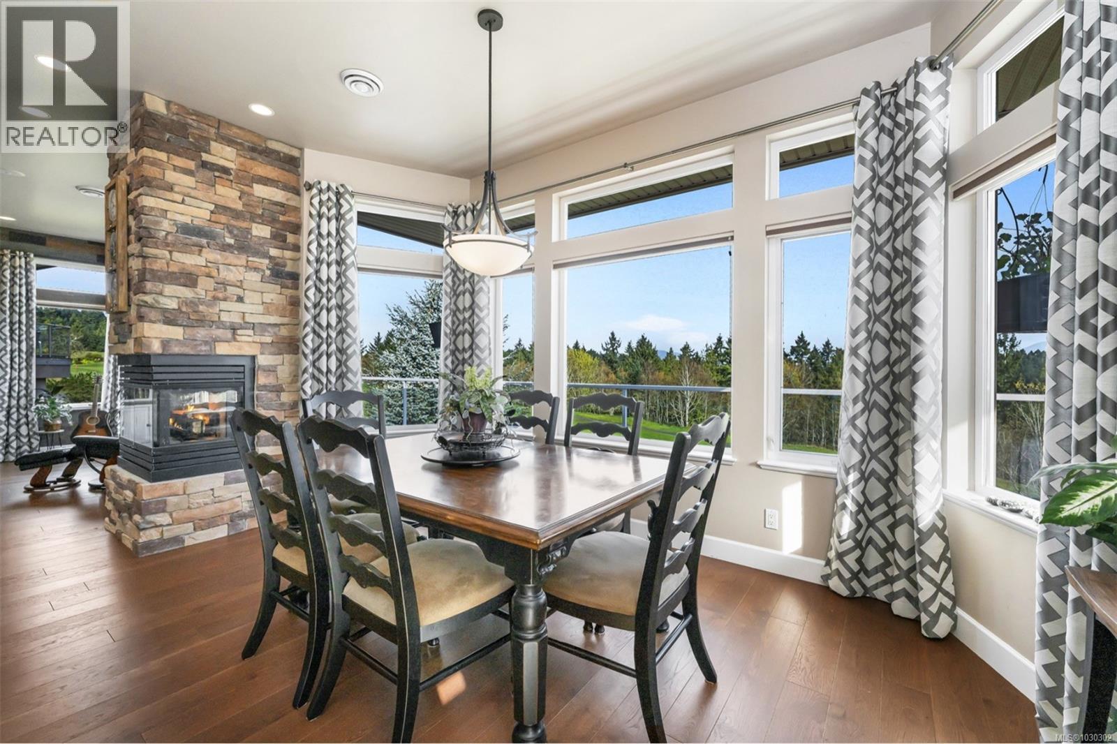 721 Country Club Dr - 27