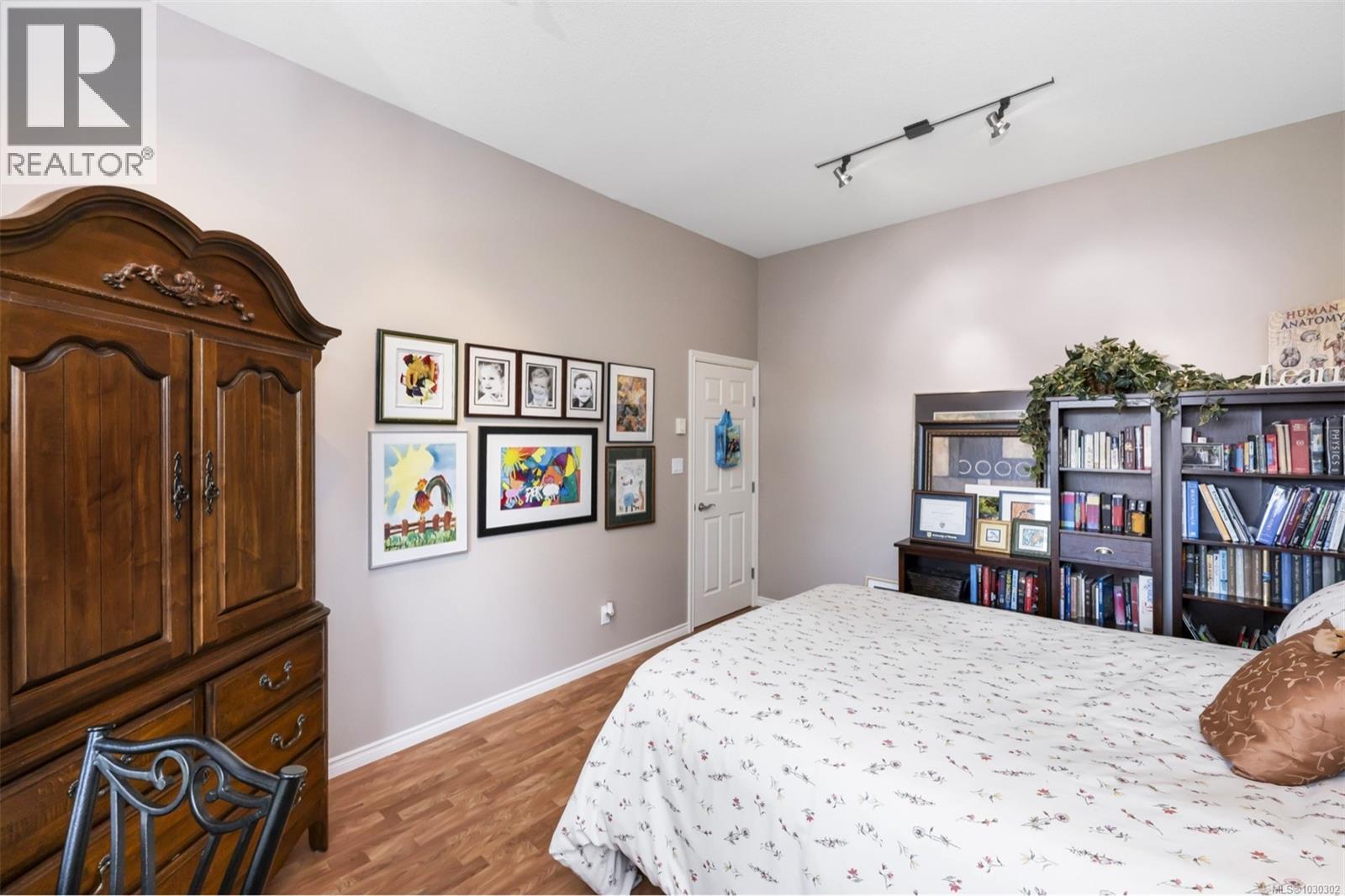 721 Country Club Dr - 41