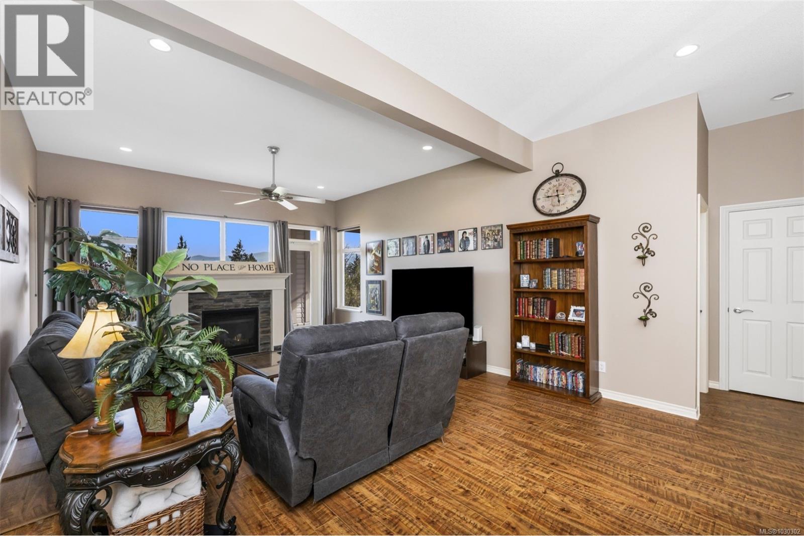 721 Country Club Dr - 37