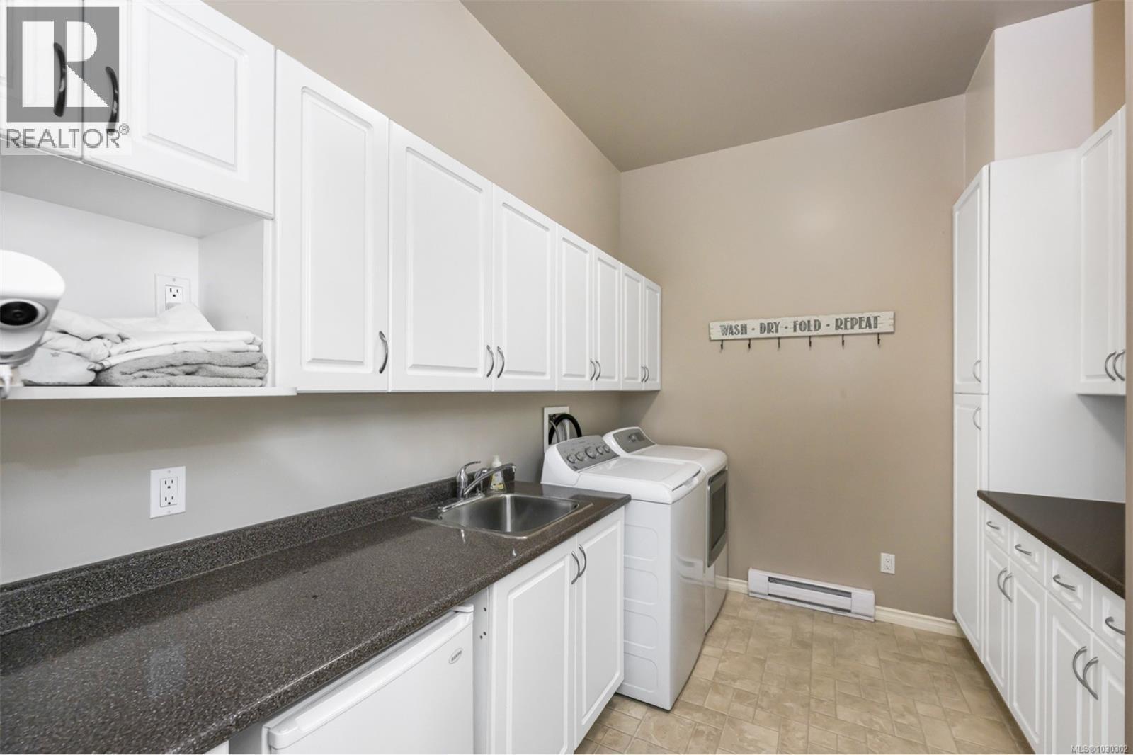 721 Country Club Dr - 45