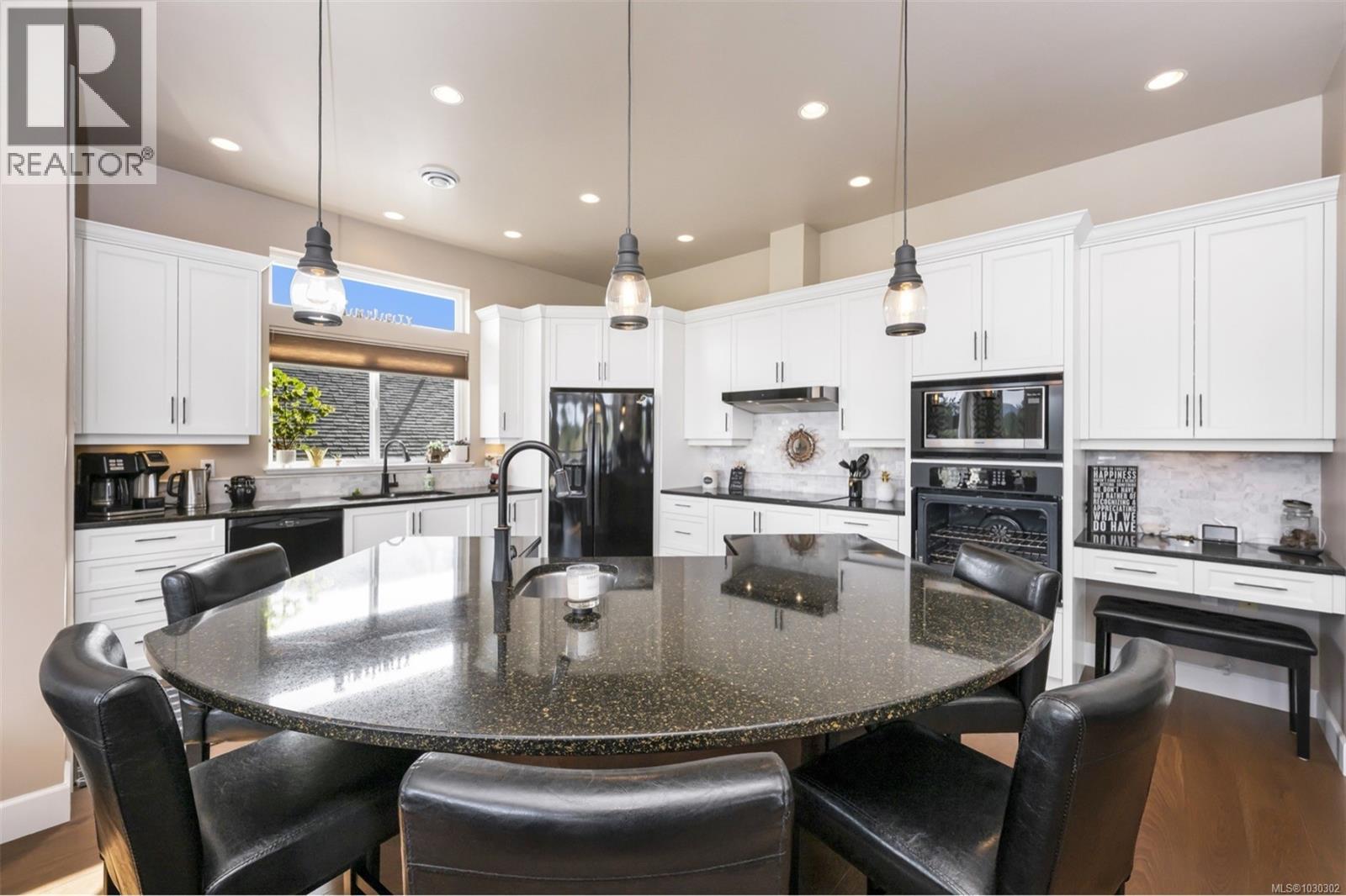 721 Country Club Dr - 24