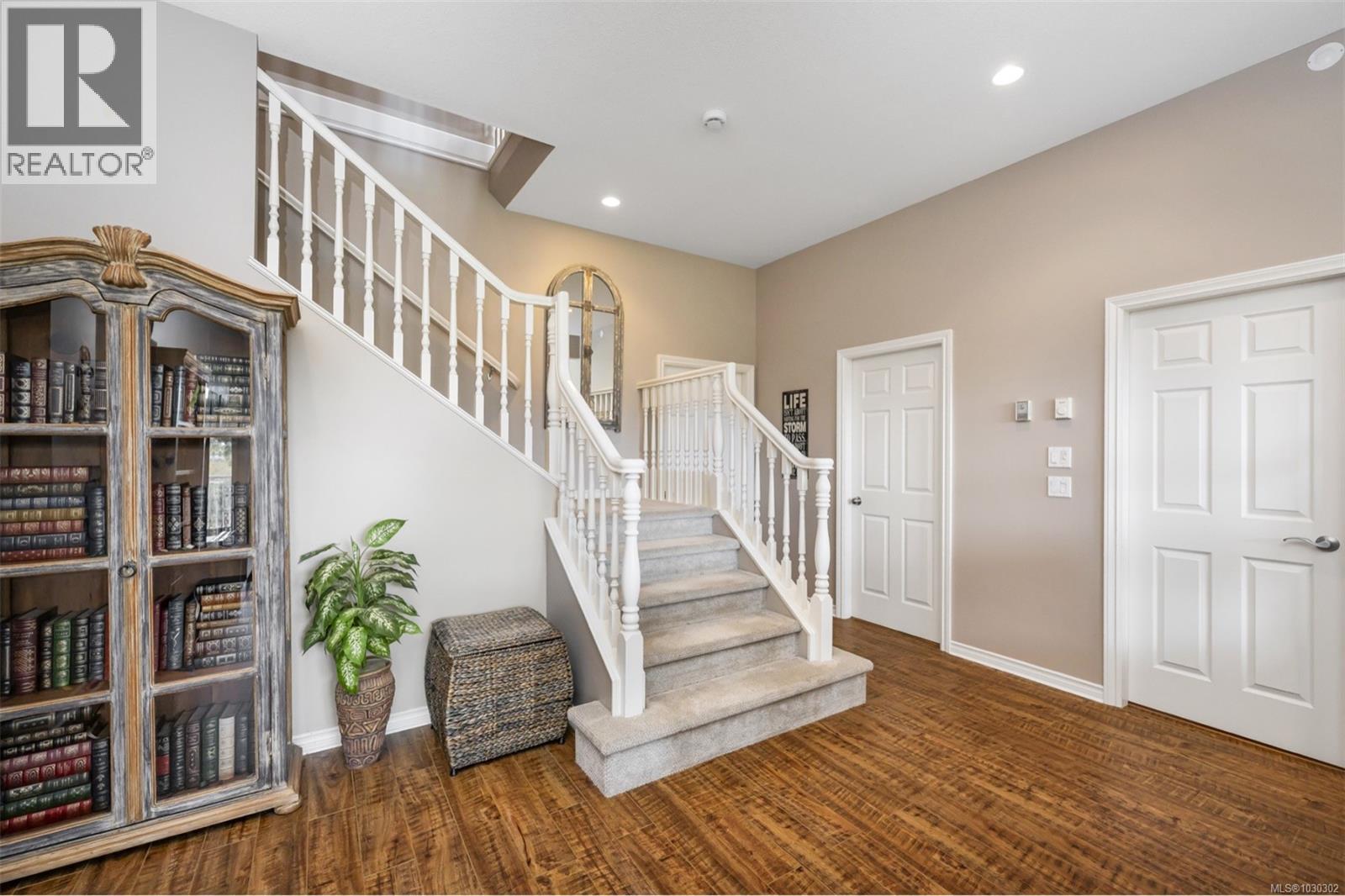 721 Country Club Dr - 36