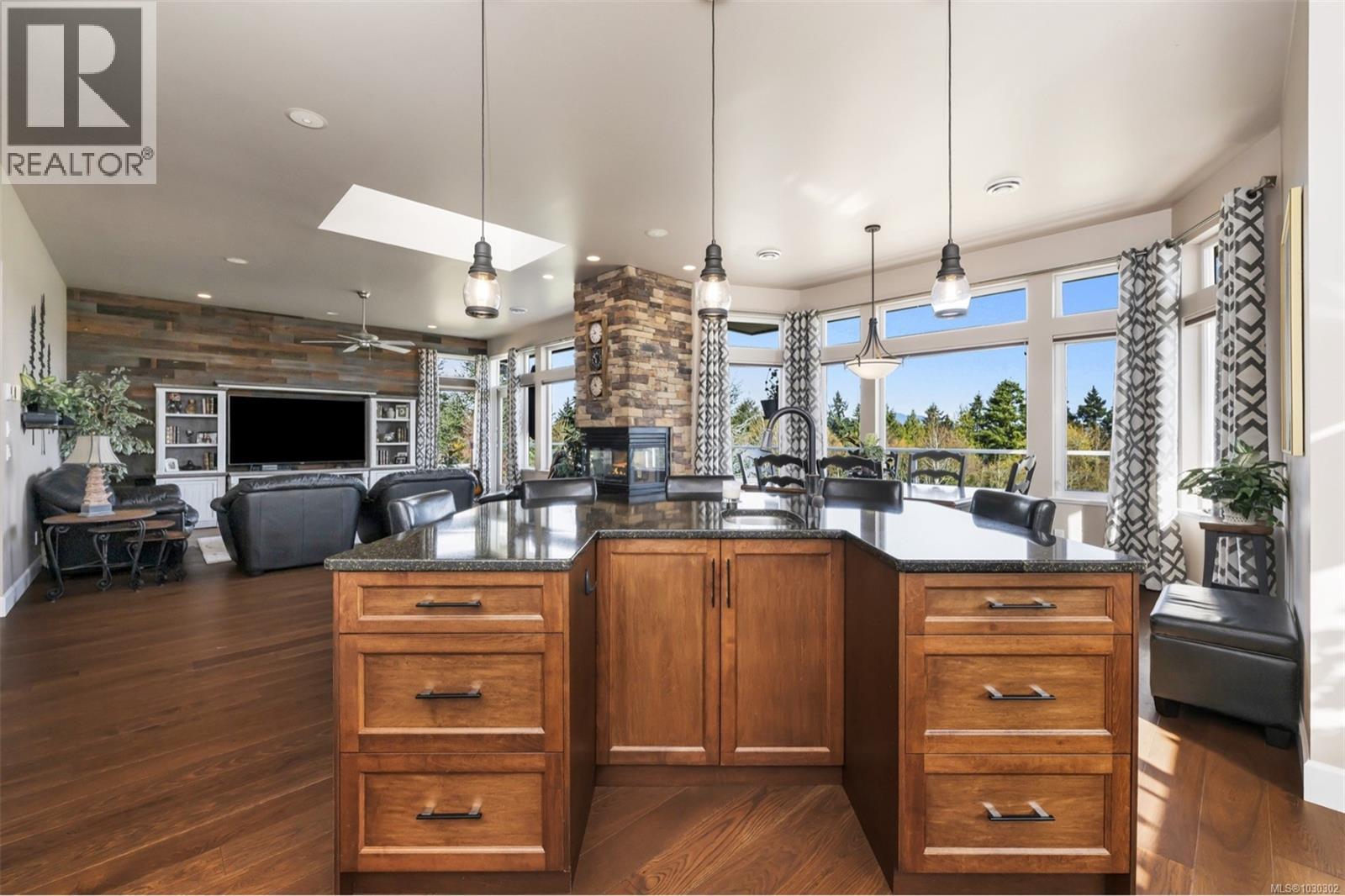 721 Country Club Dr - 7