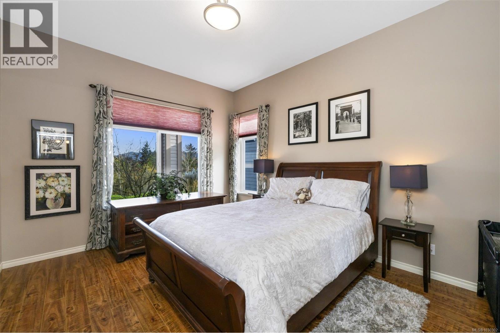 721 Country Club Dr - 44