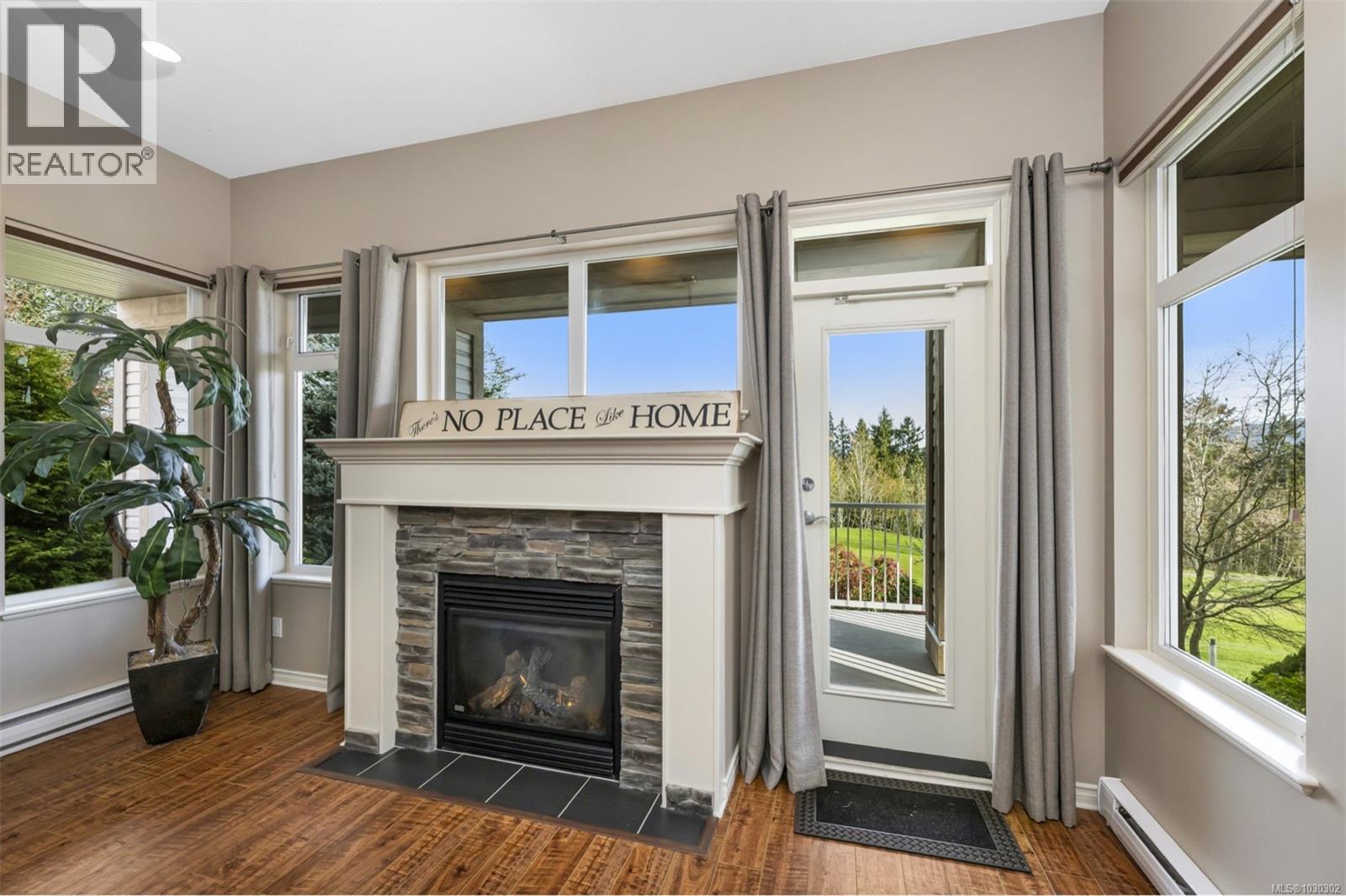 721 Country Club Dr - 40