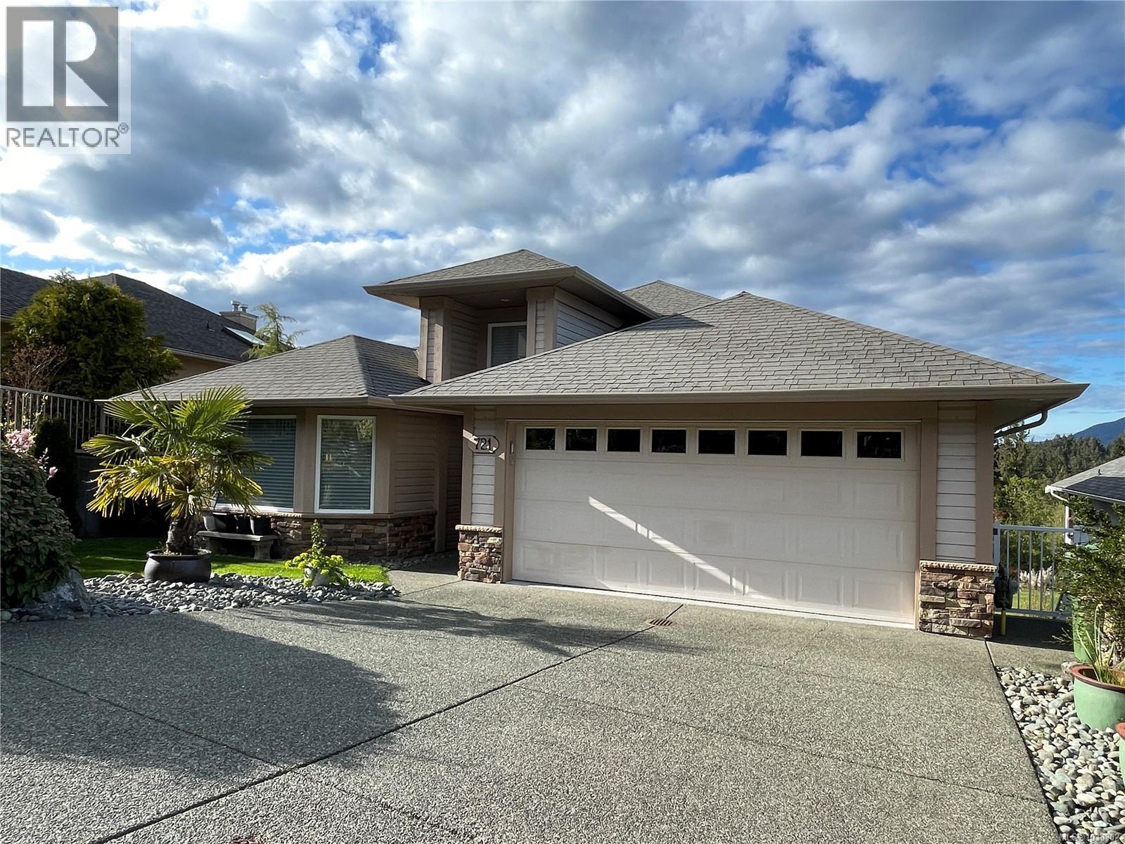 721 Country Club Dr - 56