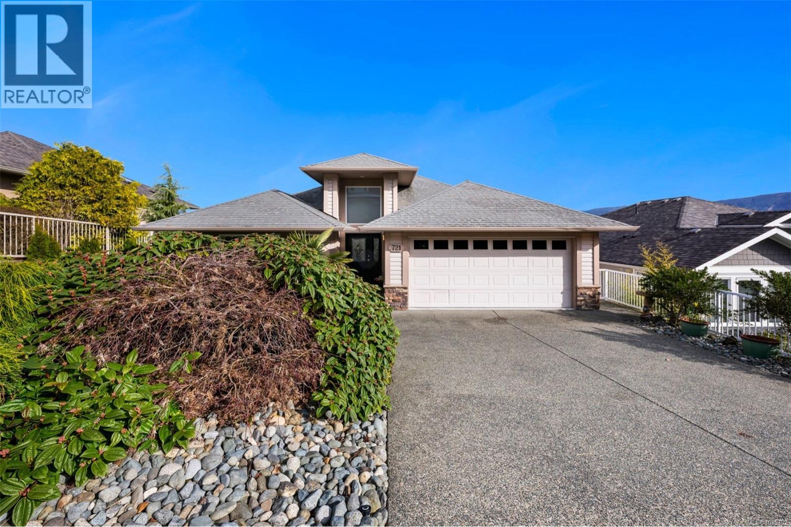 721 Country Club Dr - 55