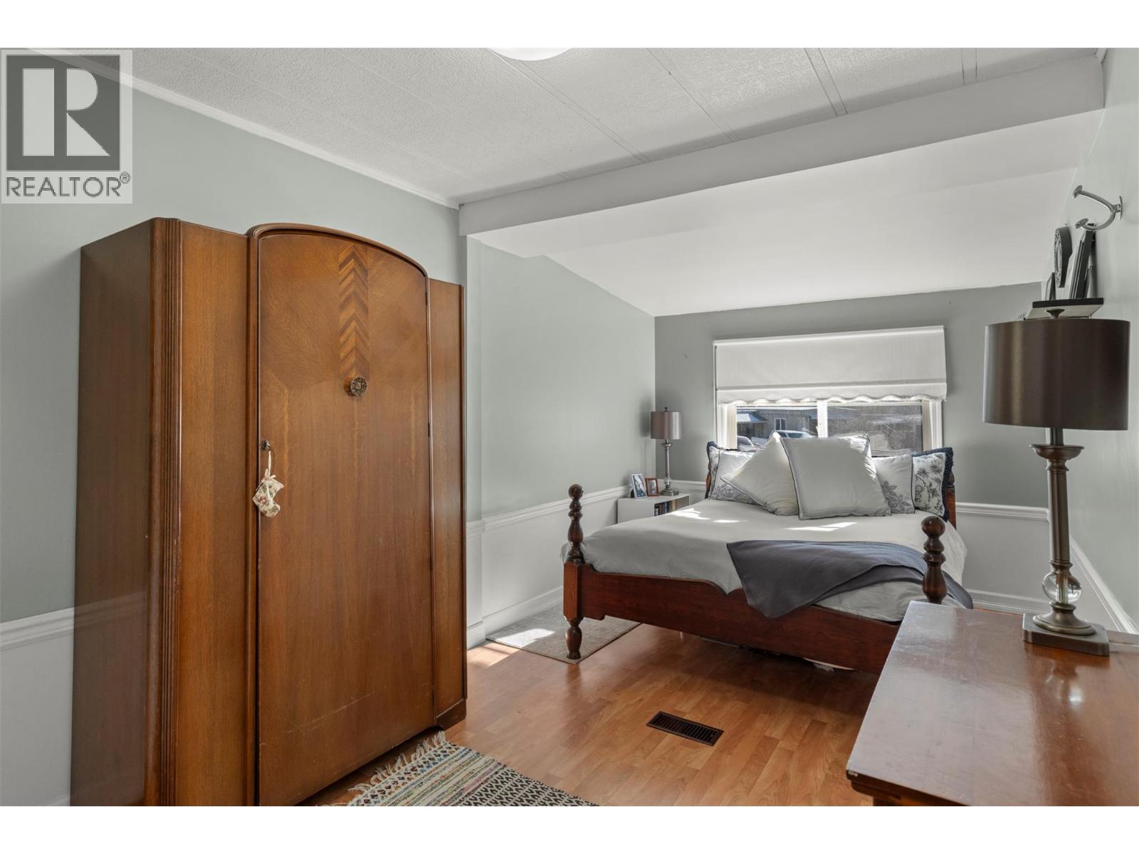 #30 1999 HIGHWAY 97 S - 11