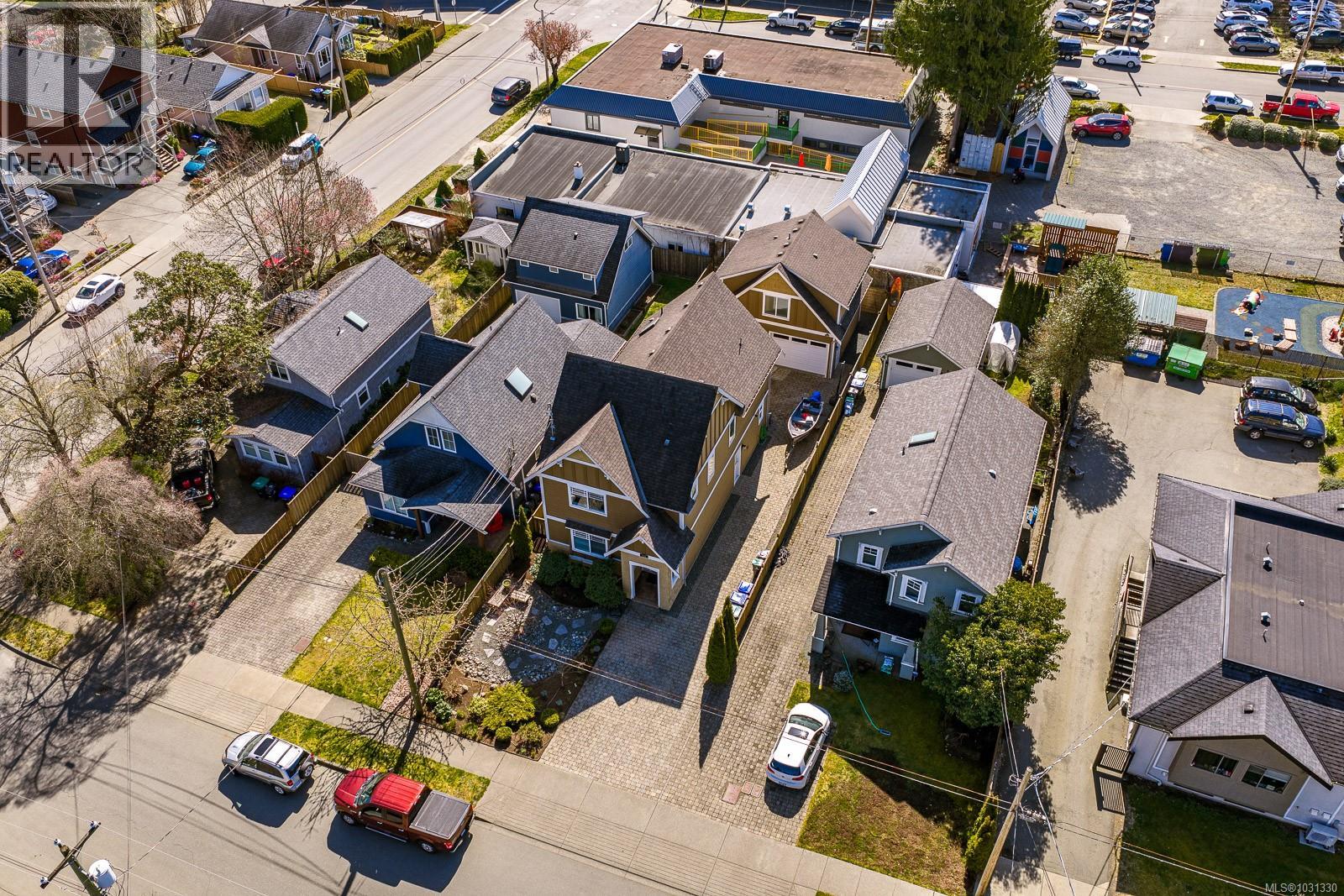 232 2nd St, Courtenay