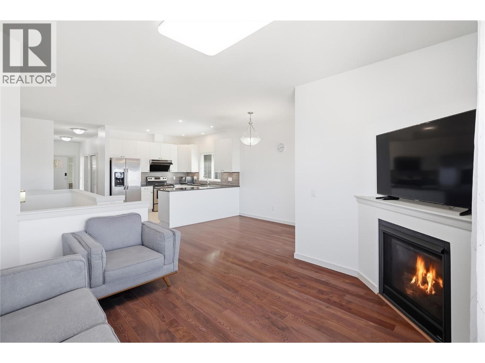 #18 1250 ABERDEEN DRIVE - 11