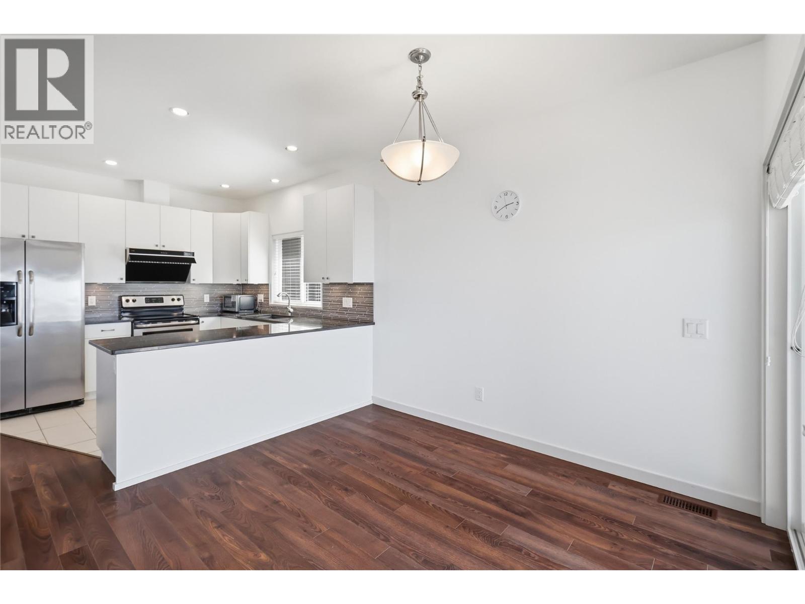 #18 1250 ABERDEEN DRIVE - 15