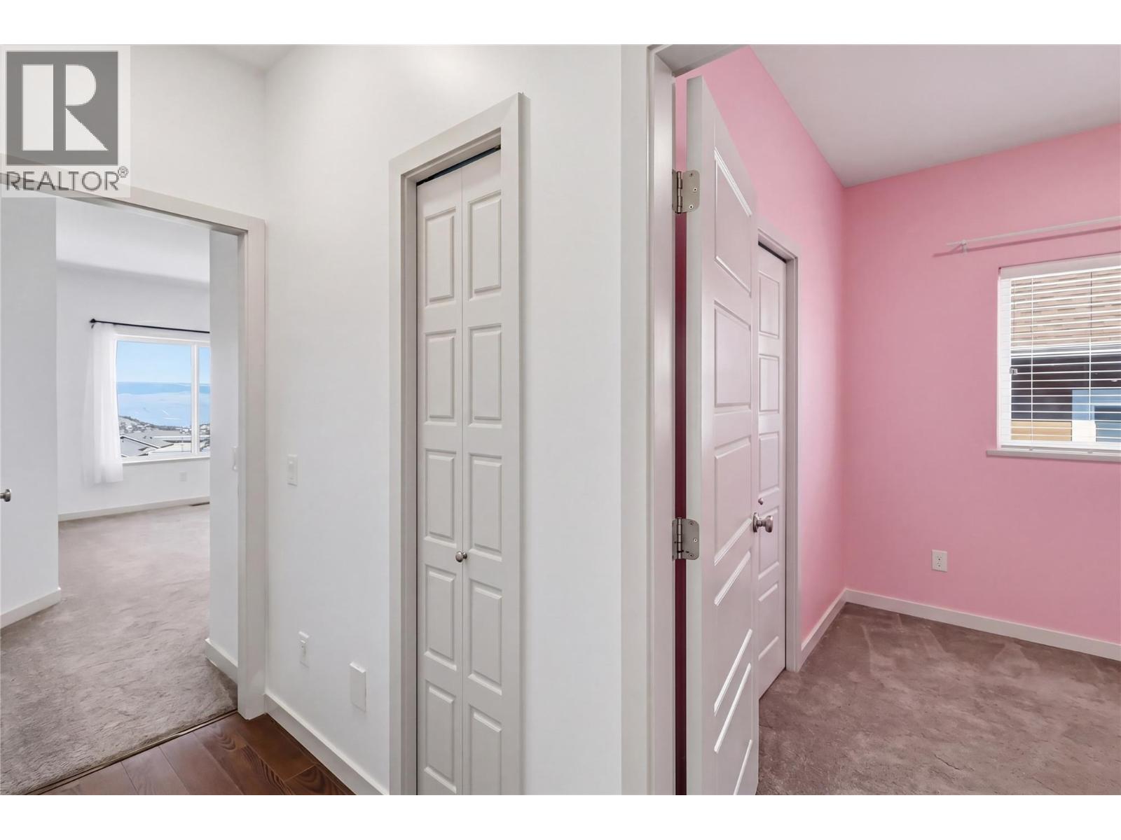 #18 1250 ABERDEEN DRIVE - 16