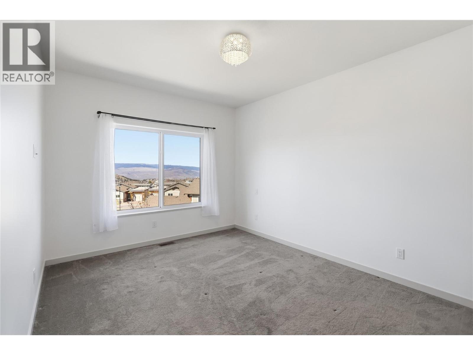 #18 1250 ABERDEEN DRIVE - 17