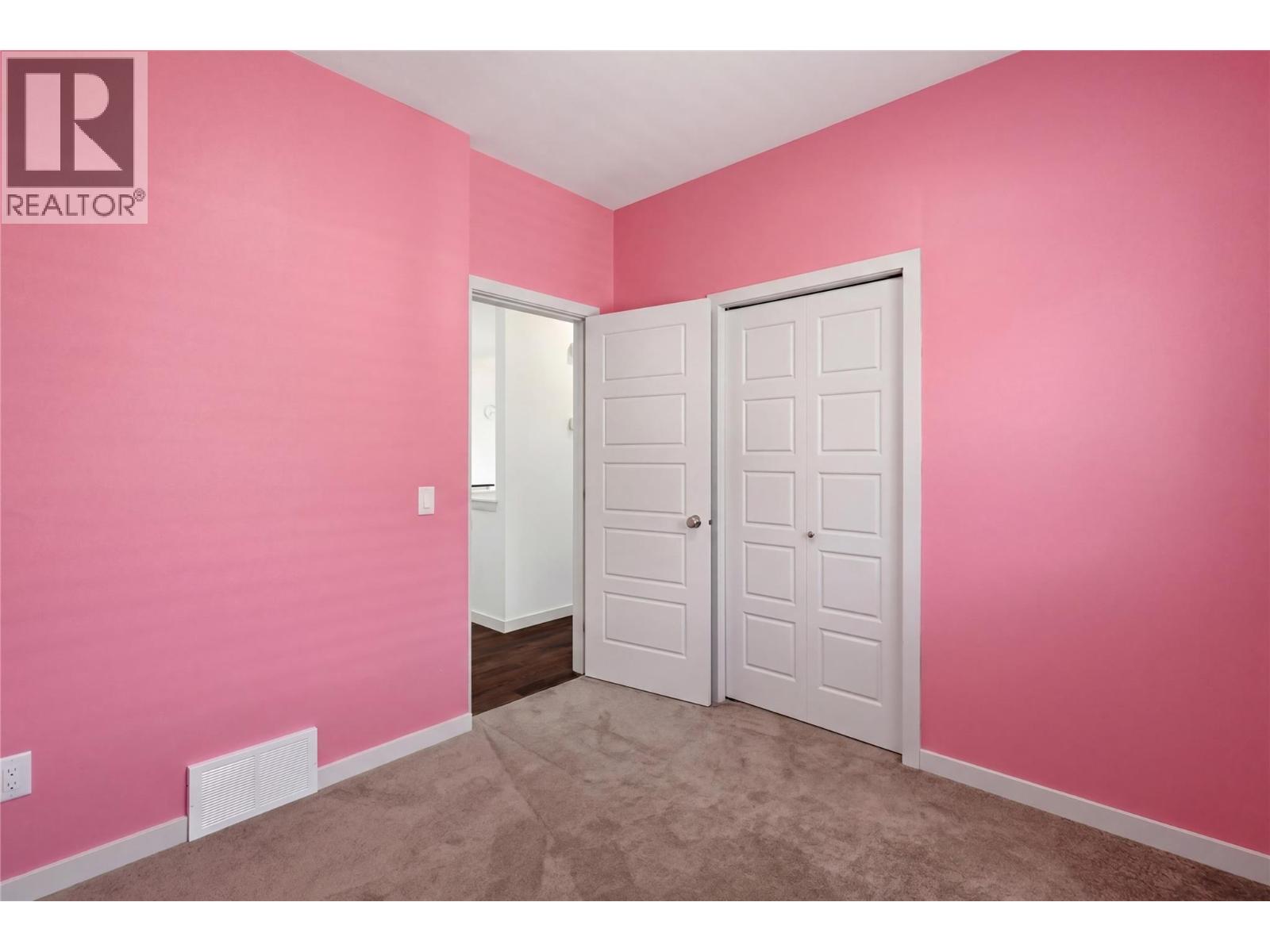 #18 1250 ABERDEEN DRIVE - 22