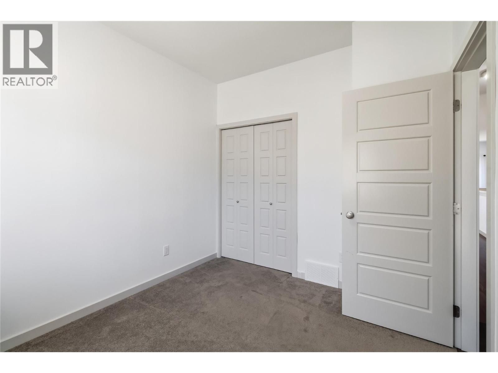 #18 1250 ABERDEEN DRIVE - 25