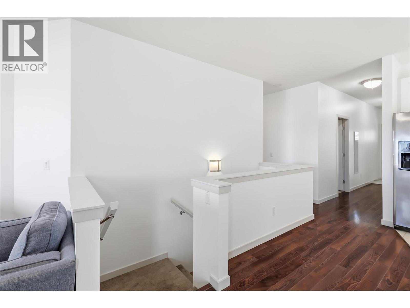 #18 1250 ABERDEEN DRIVE - 27