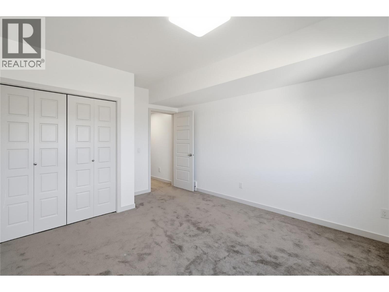 #18 1250 ABERDEEN DRIVE - 37