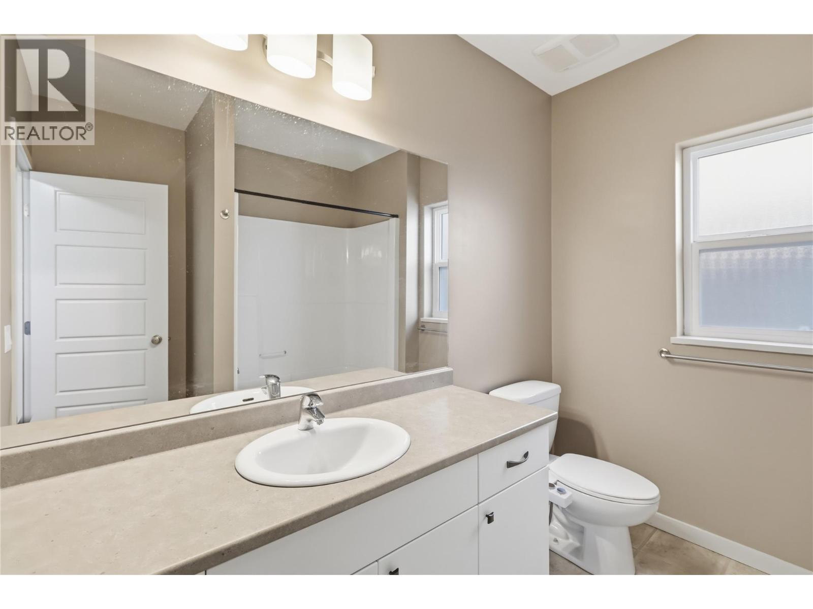 #18 1250 ABERDEEN DRIVE - 38