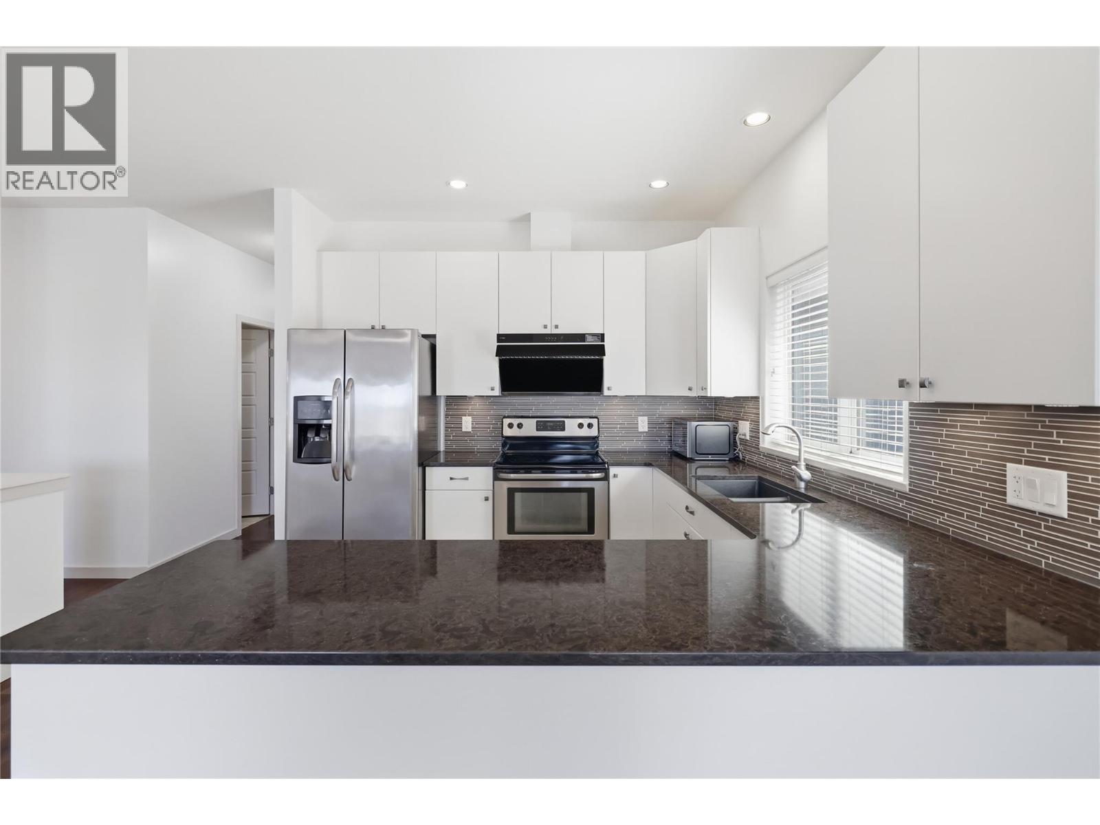 #18 1250 ABERDEEN DRIVE - 6