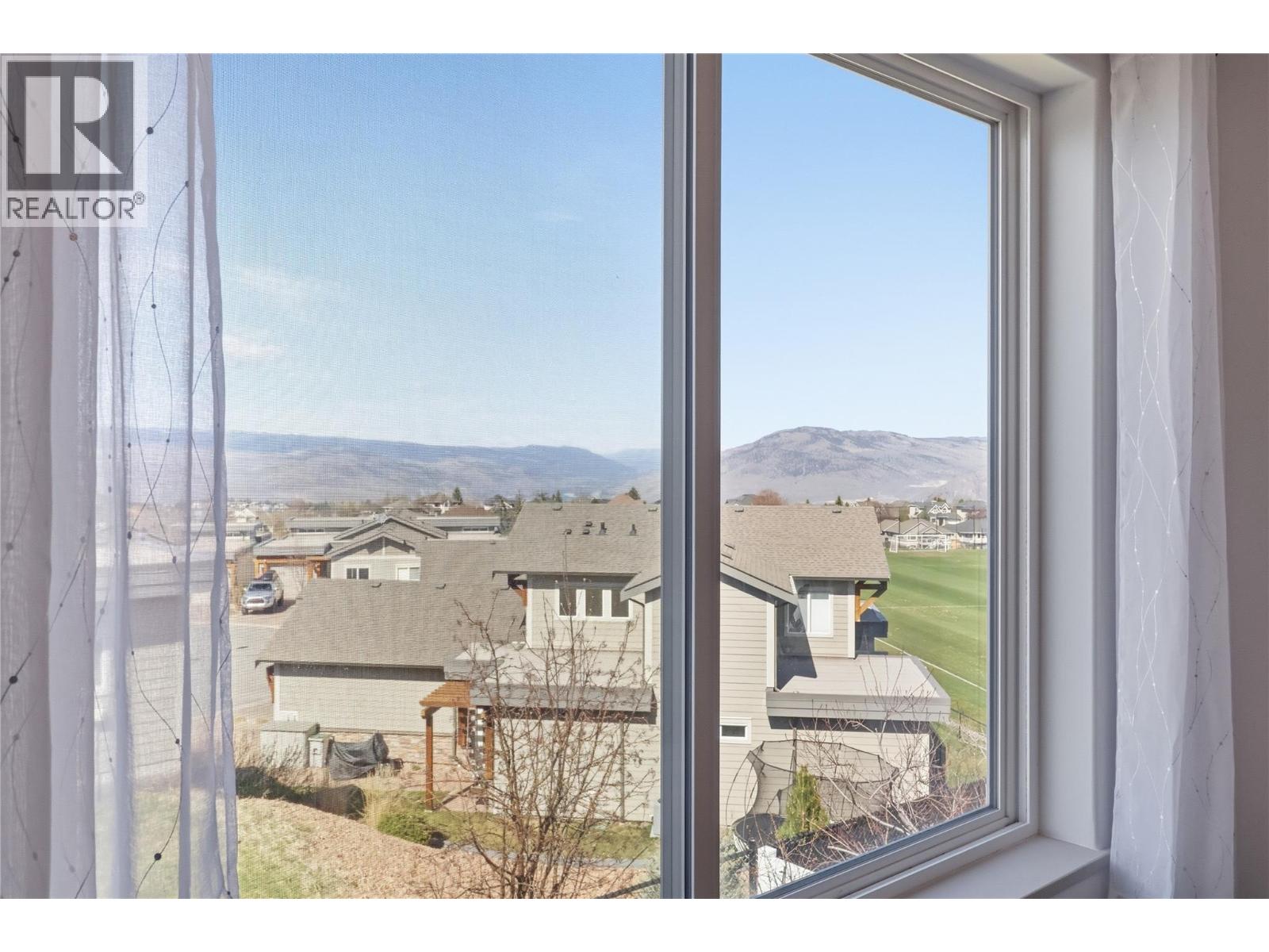 #18 1250 ABERDEEN DRIVE - 9