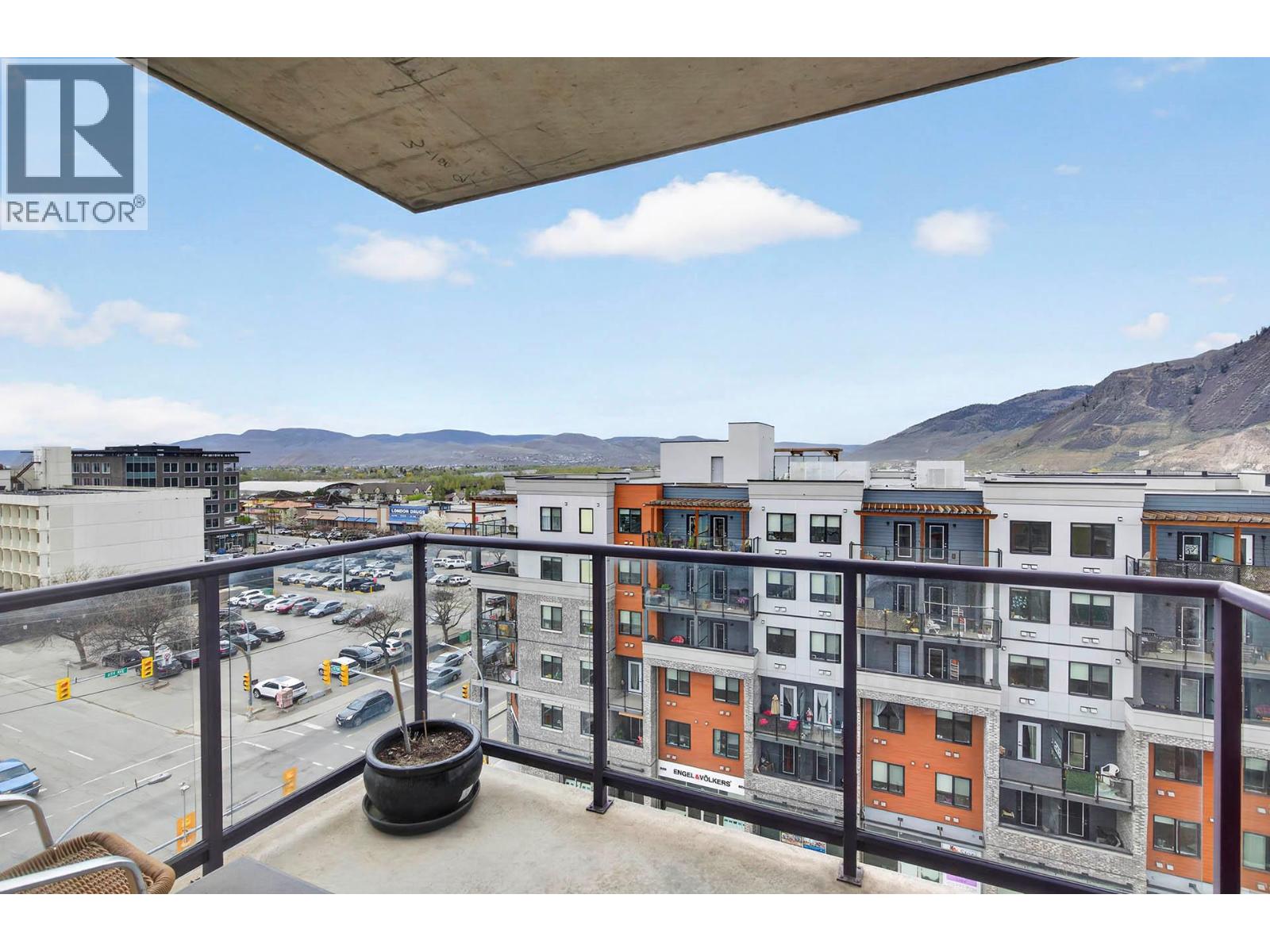 #701 619 VICTORIA STREET - 17