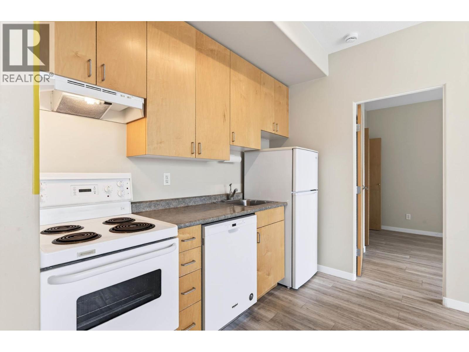 #701 619 VICTORIA STREET - 9