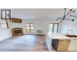 Foyer - 7291 Prospector Avenue Unit# 301, Radium Hot Springs, BC V0A1M0 Photo 6