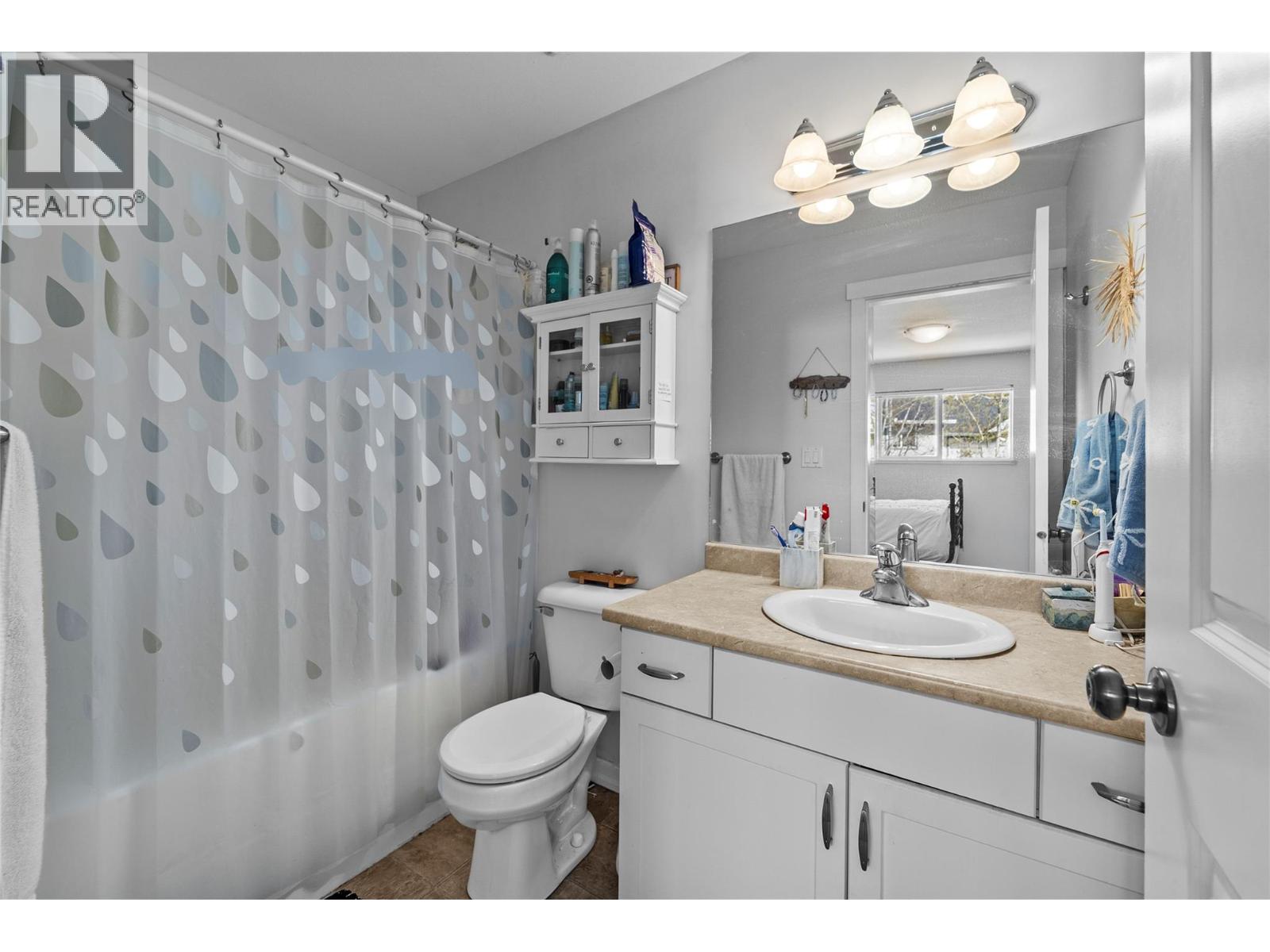 #20 1900 HUGH ALLAN DRIVE - 18