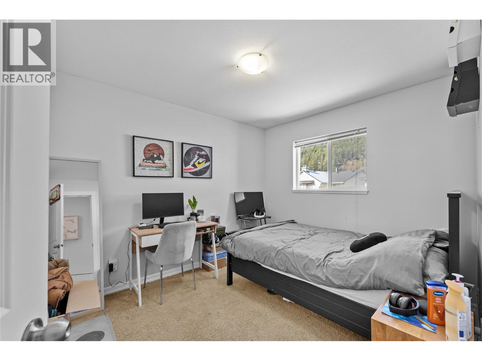 #20 1900 HUGH ALLAN DRIVE - 16