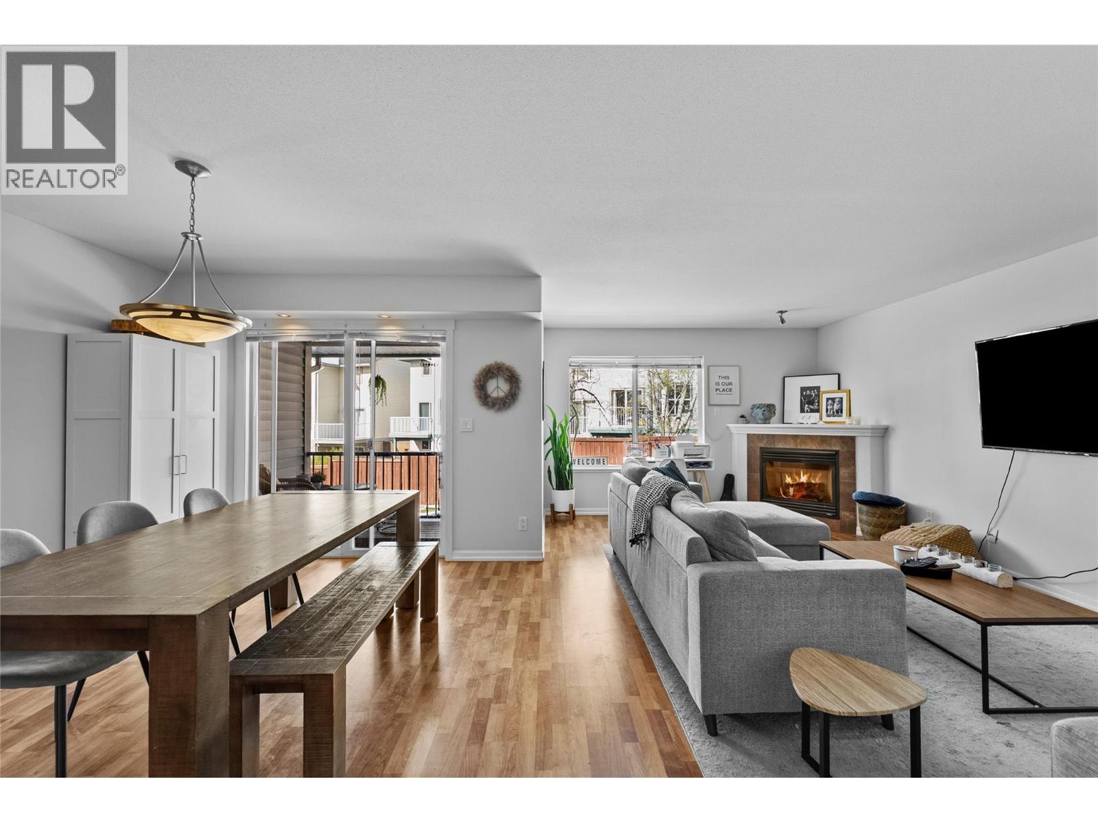 #20 1900 HUGH ALLAN DRIVE - 6