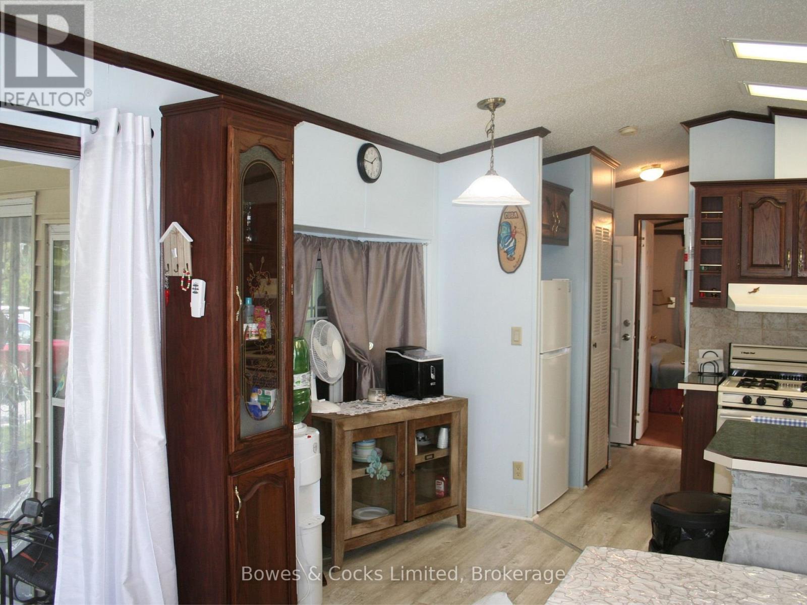 13 TRILLIUM DRIVE — photo 8